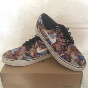 Floral Digi Camo Stefan Janoski’s